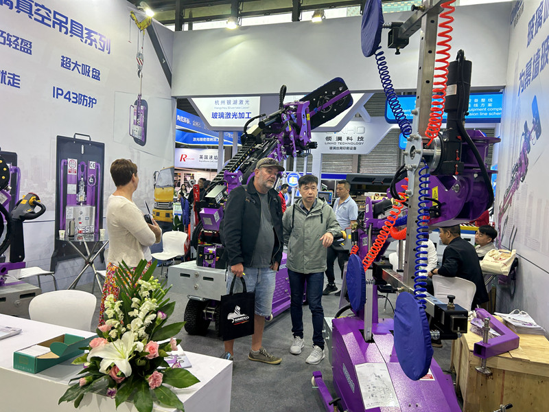 Cowest Machinery Highlighting Innovative Glass Installation Machinery at the China Glass 2024 Exhibition (4)