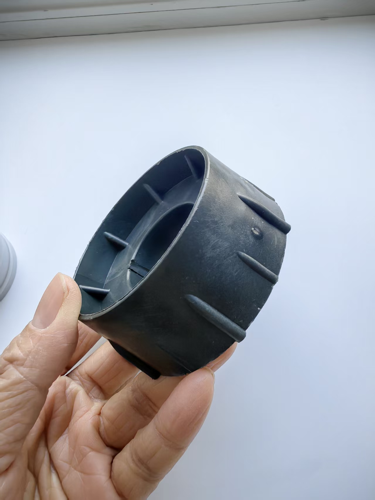 Black injection molding plastic base (3)