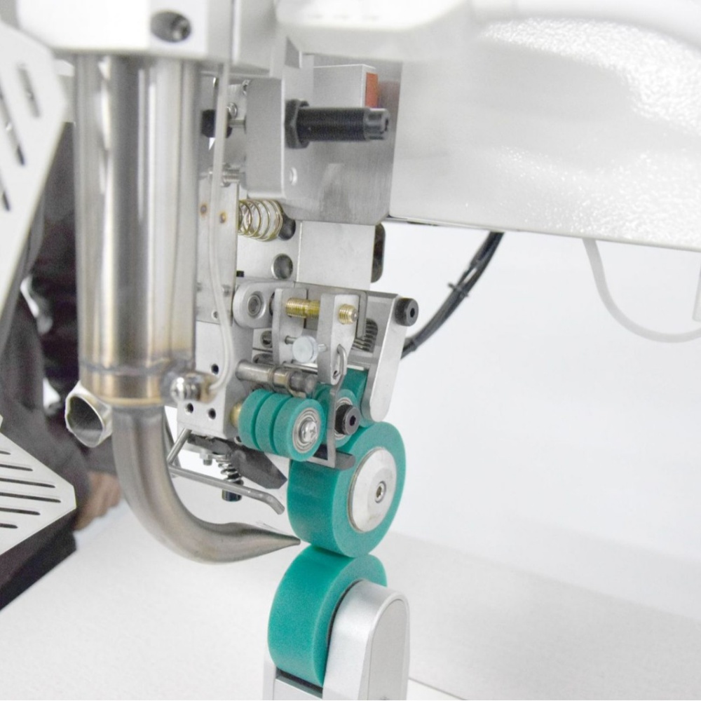 CH-2500TB Hot air seam sealing machine (2)