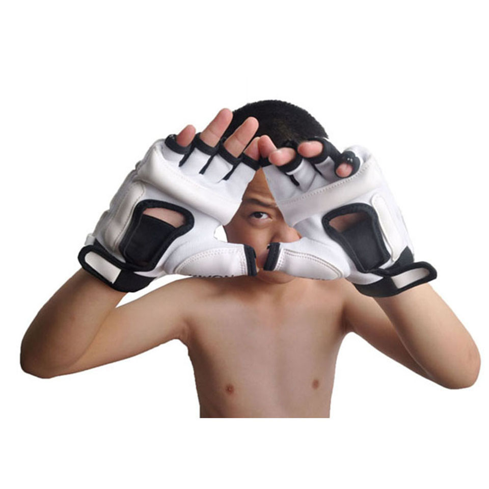 New Leather Half Finger Kids Children Karate Boxing Gloves Mitts Sanda Karate Sandbag Taekwondo Protector Gloves MMA Muay Thai