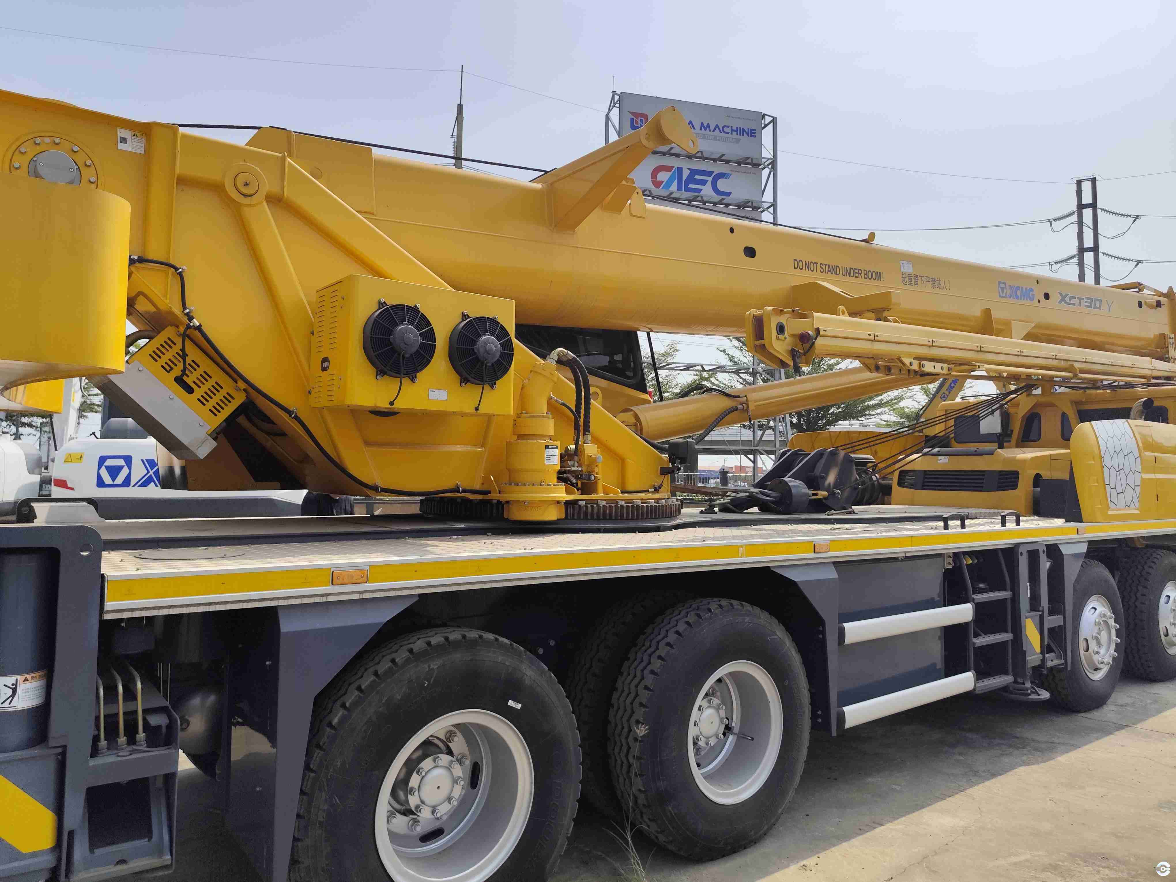 Ready-to-use second-hand truck crane, suitable for construction and transport