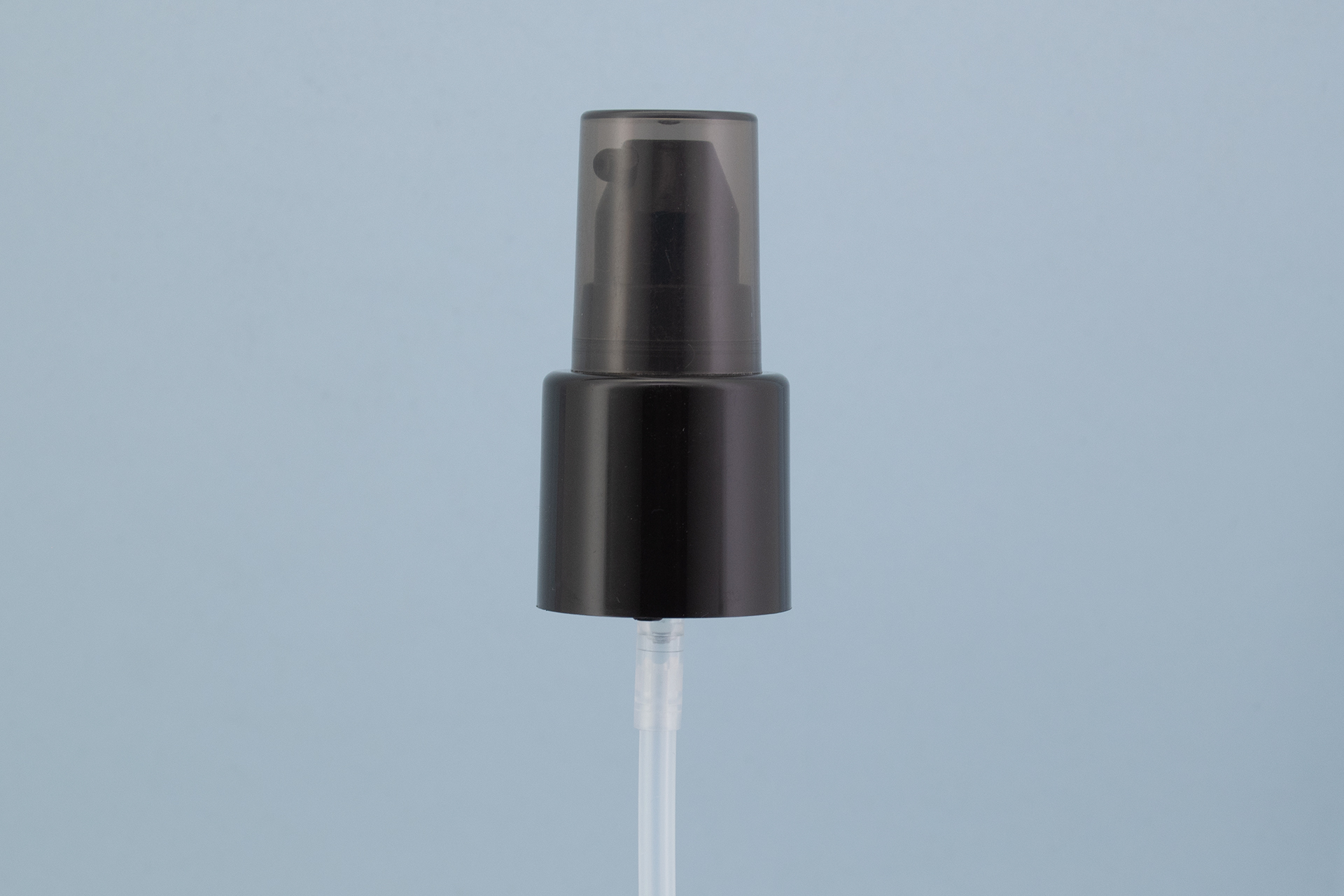 24/415 black smooth treatment pump with transparent black cap
