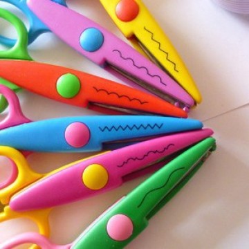 Free shipping 12 pcs/lot DIY Plastic Decorative Craft Enfant School Scissors for Paper Cutter Scrapbooking korea Stationery