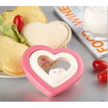 1PC Heart Shape Sanwich Cutter Plastic Bread Toast Making Molds Toast Cutter Sandwiches Maker OK 0425