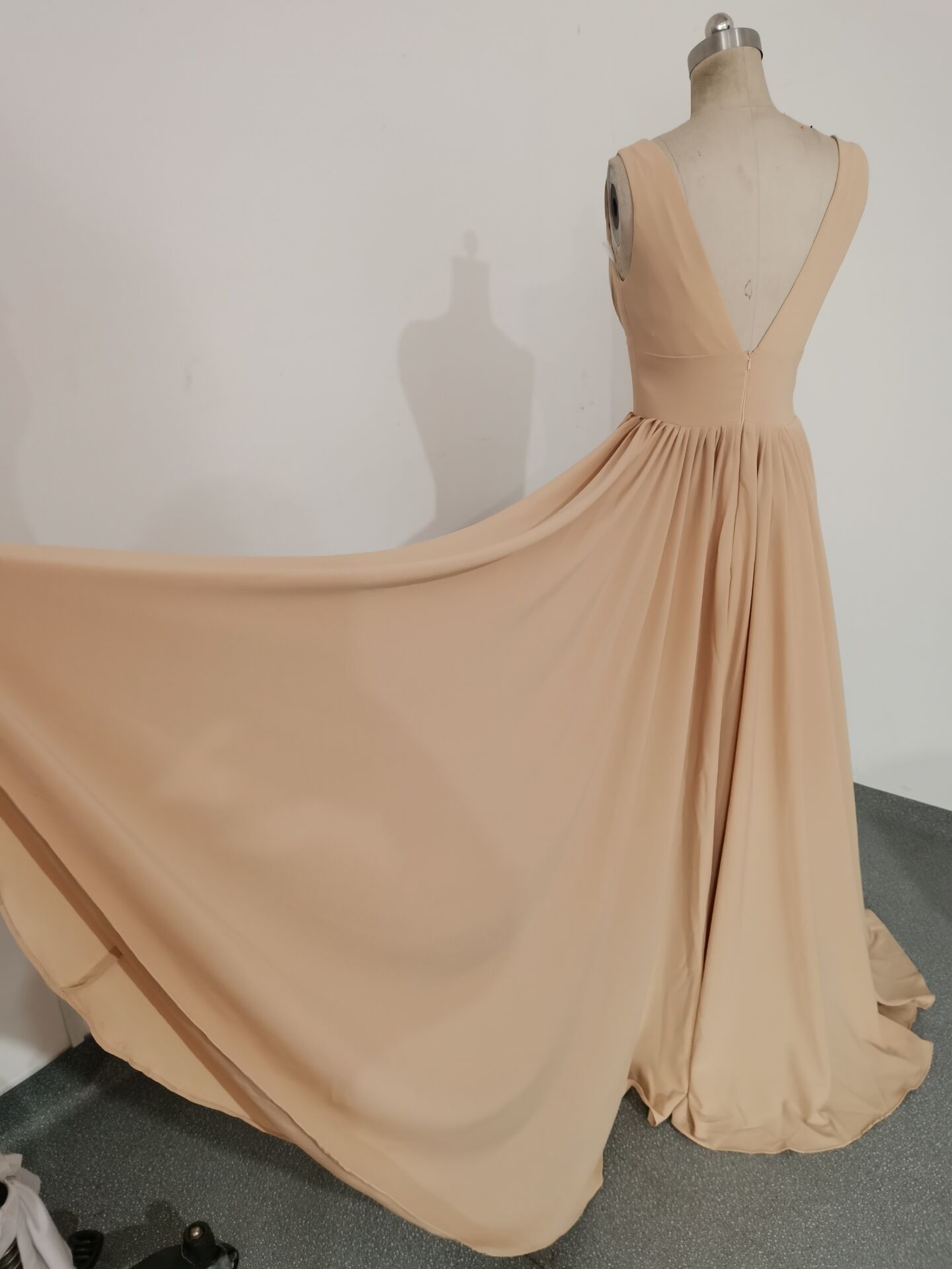 Summer Champagne Bridesmaid Dresses 2020 Sexy V-Neck A-Line Long Maid of Honor Gowns with Split Formal Wedding Guest Dresses