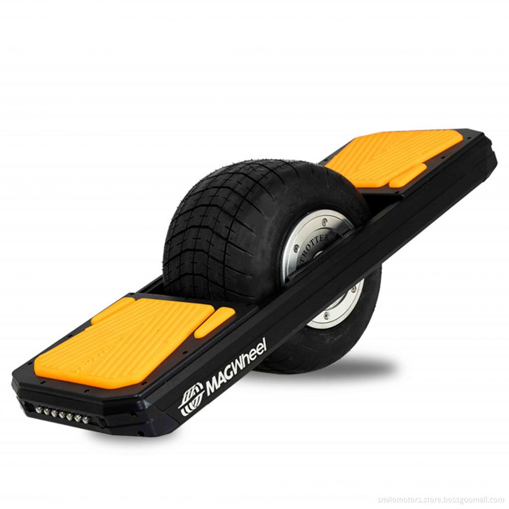 skiing board with one wheel