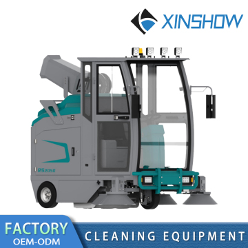 Fully enclosed driving sweeper