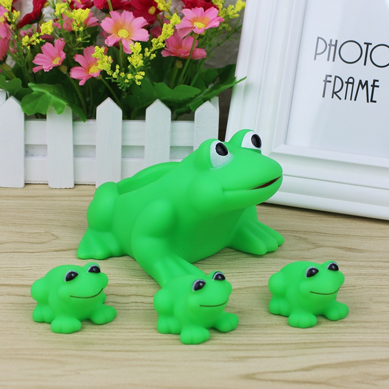 Cute Baby rattle Bath toys Squeeze animal Rubber toy 4 PCS Green frog BB Bathing water toy Race Squeaky Classic Toys Baby gift