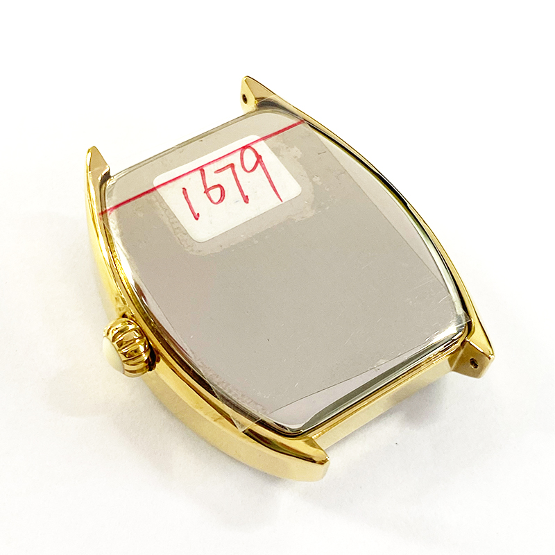 Snap caseback for tonneau watch case