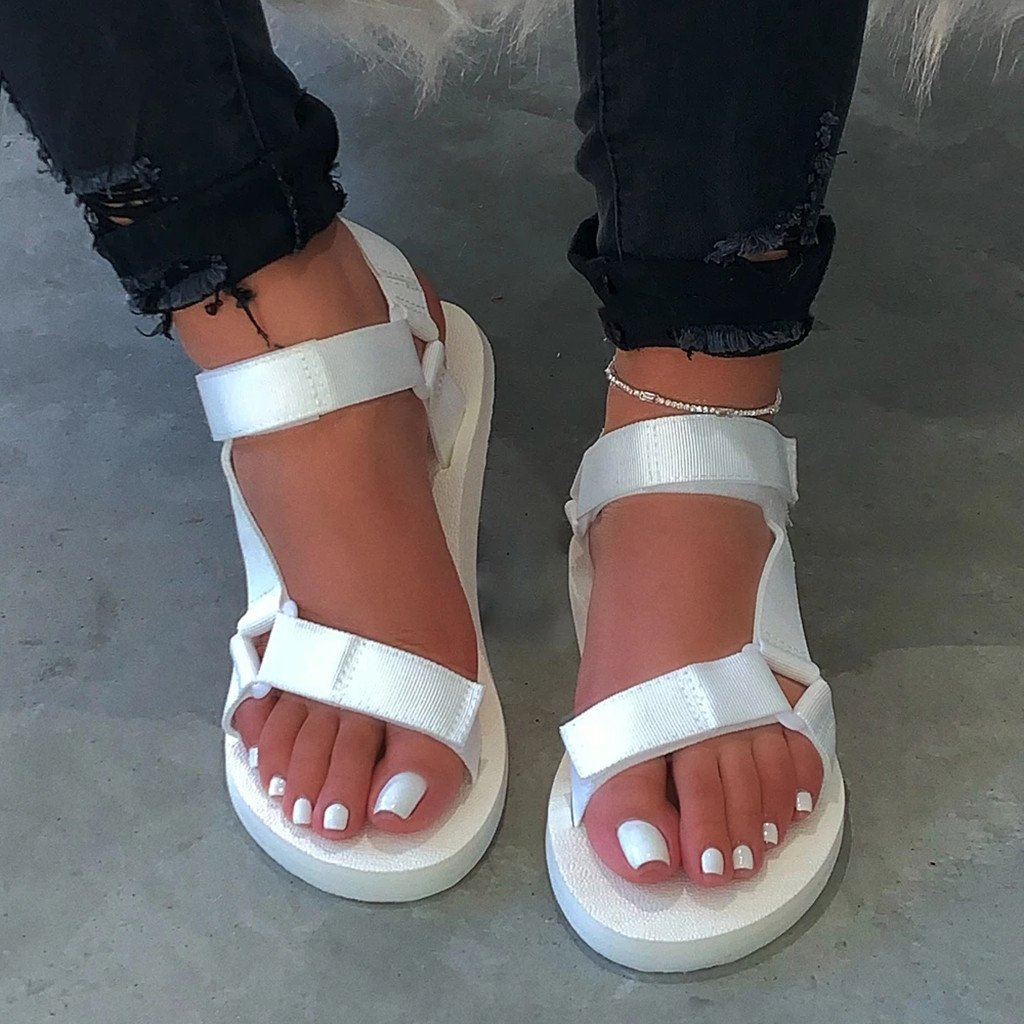 2020 INS Summer Women Sandals Soft Flat Slip On Female Casual Jelly Shoes Girl Sandals Hollow Out Mesh Flats Beach Footwear New