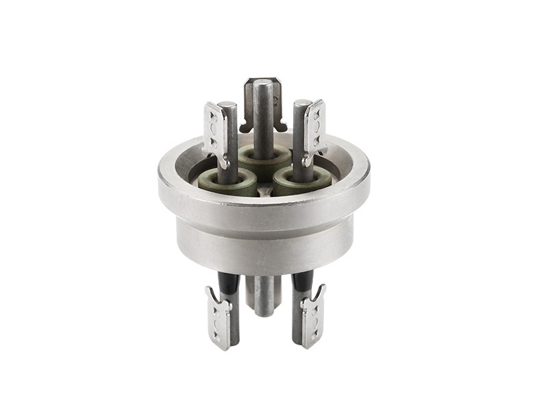 CO2 three-phase seal terminal