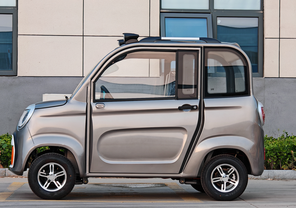 Electric four-wheel vehicle