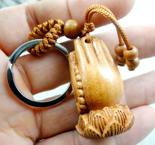 Mahogany Three-dimensional Engraving Key Chain Lifelike Pendant Key Ring Jewelry Gift For Car Accessories F90