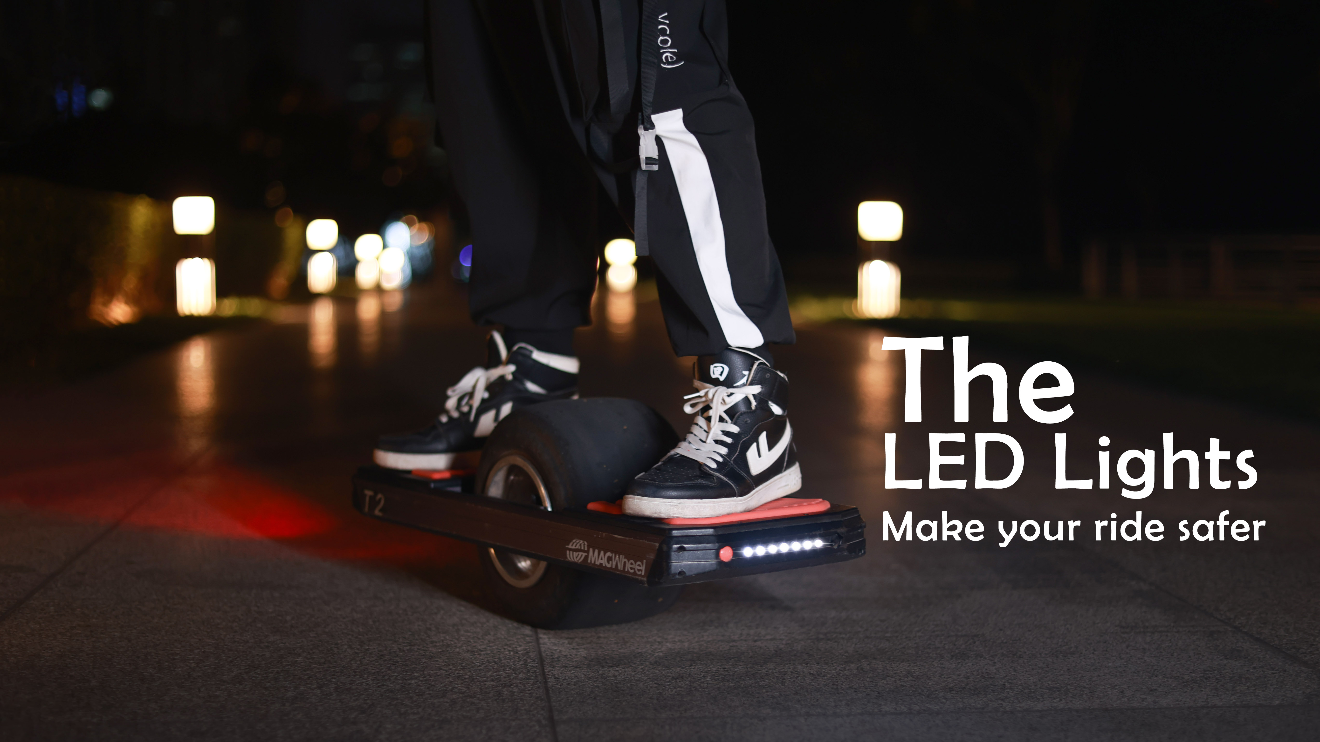MAGWheel one wheel scooter, equipted with LED lights