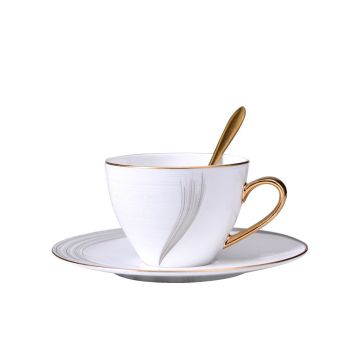 Simple Modern Coffee Cup Sets Bone China Small Cute Wedding Tea Cup Set Saucer Porcelain Vintage Metal Xicara Drinkware EB50BD