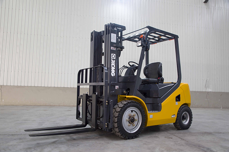 XCMG FD30T 4wd Forklift Truck 3 ton