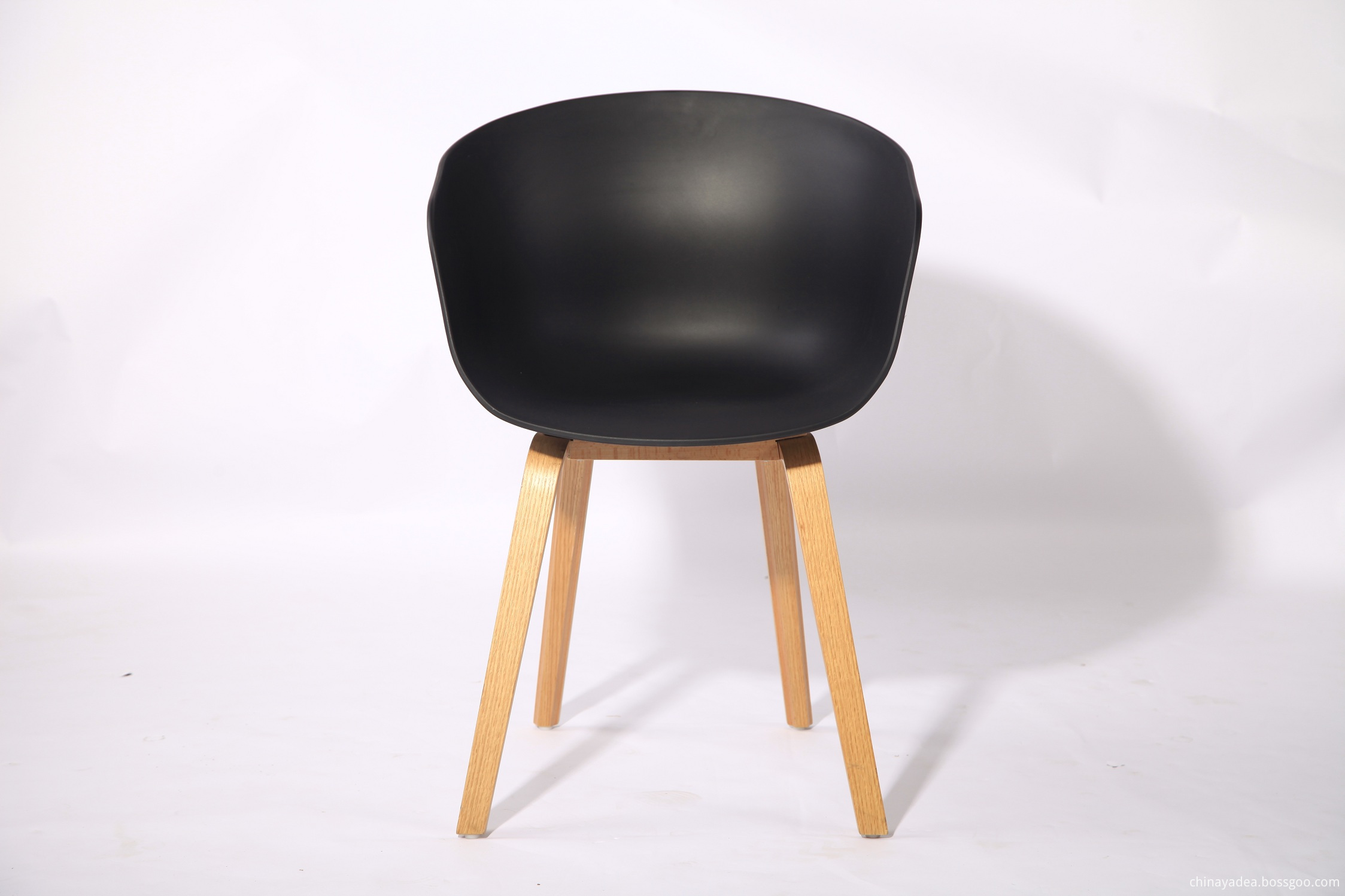 Modern wooden leg dining chair