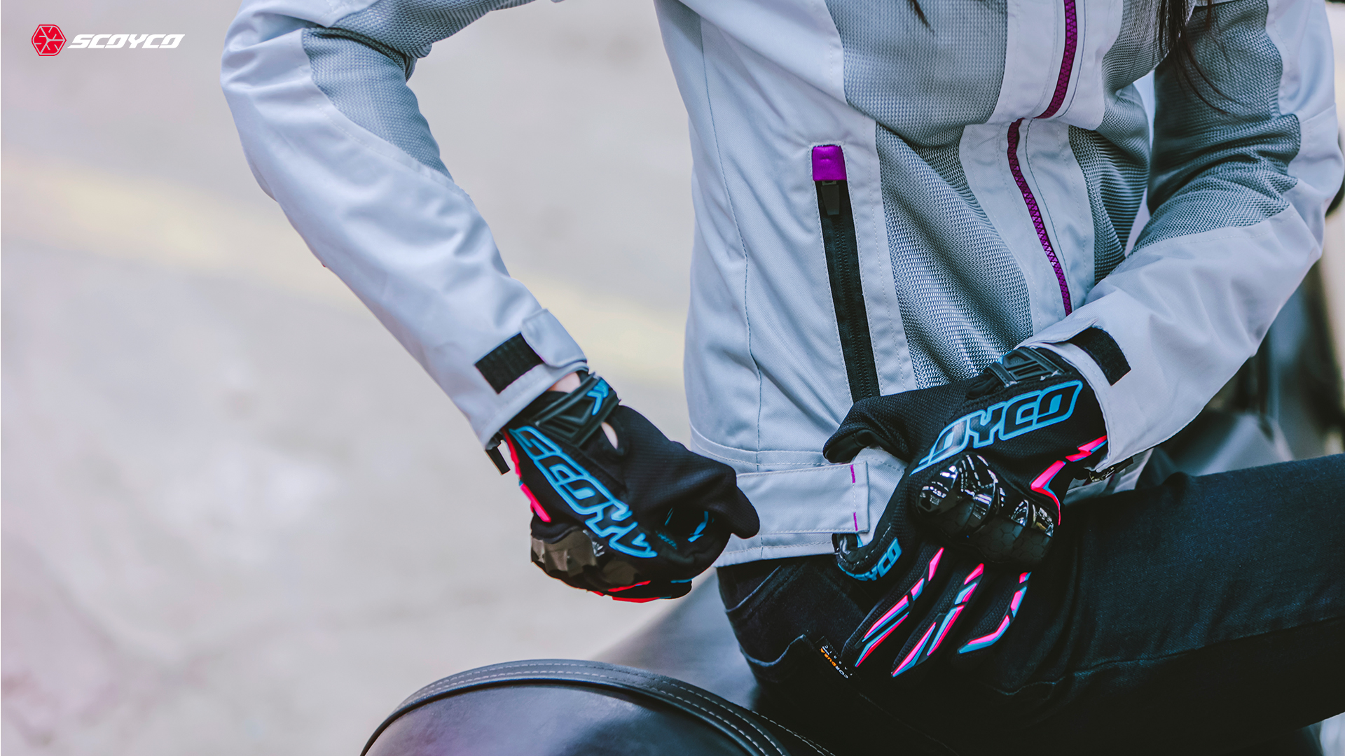 motorcycle gloves phone touch