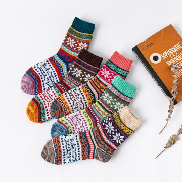 2020 New Winter 5 Pairs/Lot Thick Warm Wool Women Socks Vintage Colorful Christmas Socks Gift Socks Free Size