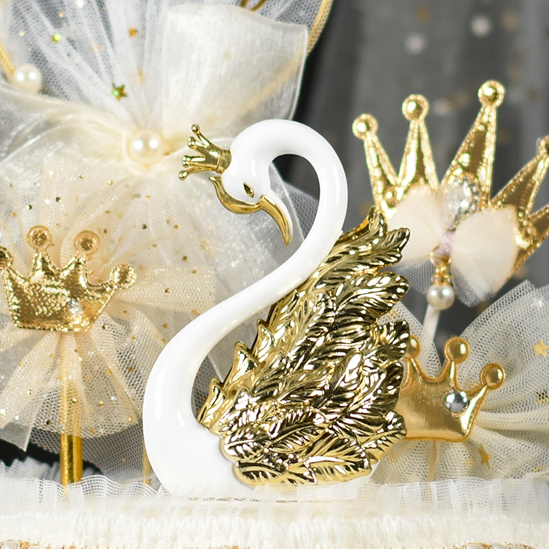 2 Pcs Romantic Crown Swan Cake Topper Flamingo Cake Dessert Baking Decorative Ornament Birthday Wedding Cake Decoration Supplies