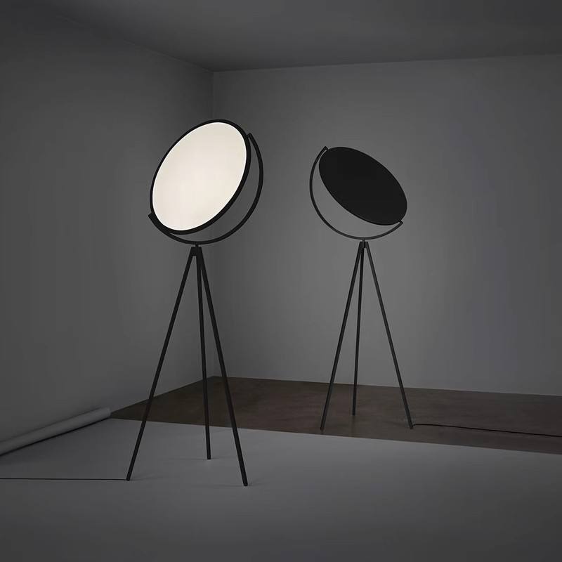 nordic-style-wooden-tripod-floor-light