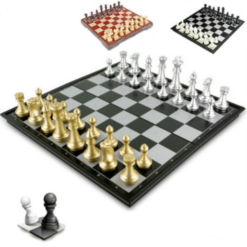 High Quality Chess Game Medieval Chess Set With Chessboard 32 Chess Pieces With Chessboard Gold Silver Magnetic Chess Set WPC