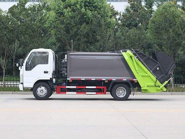 ISUZU6CBMCOMPACTOR (10)