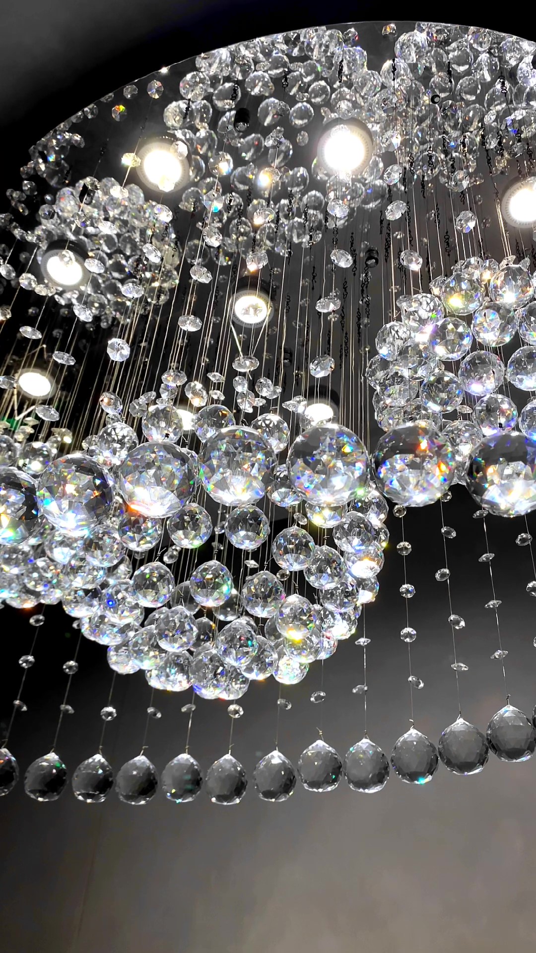 beaded chandelier_Moment1