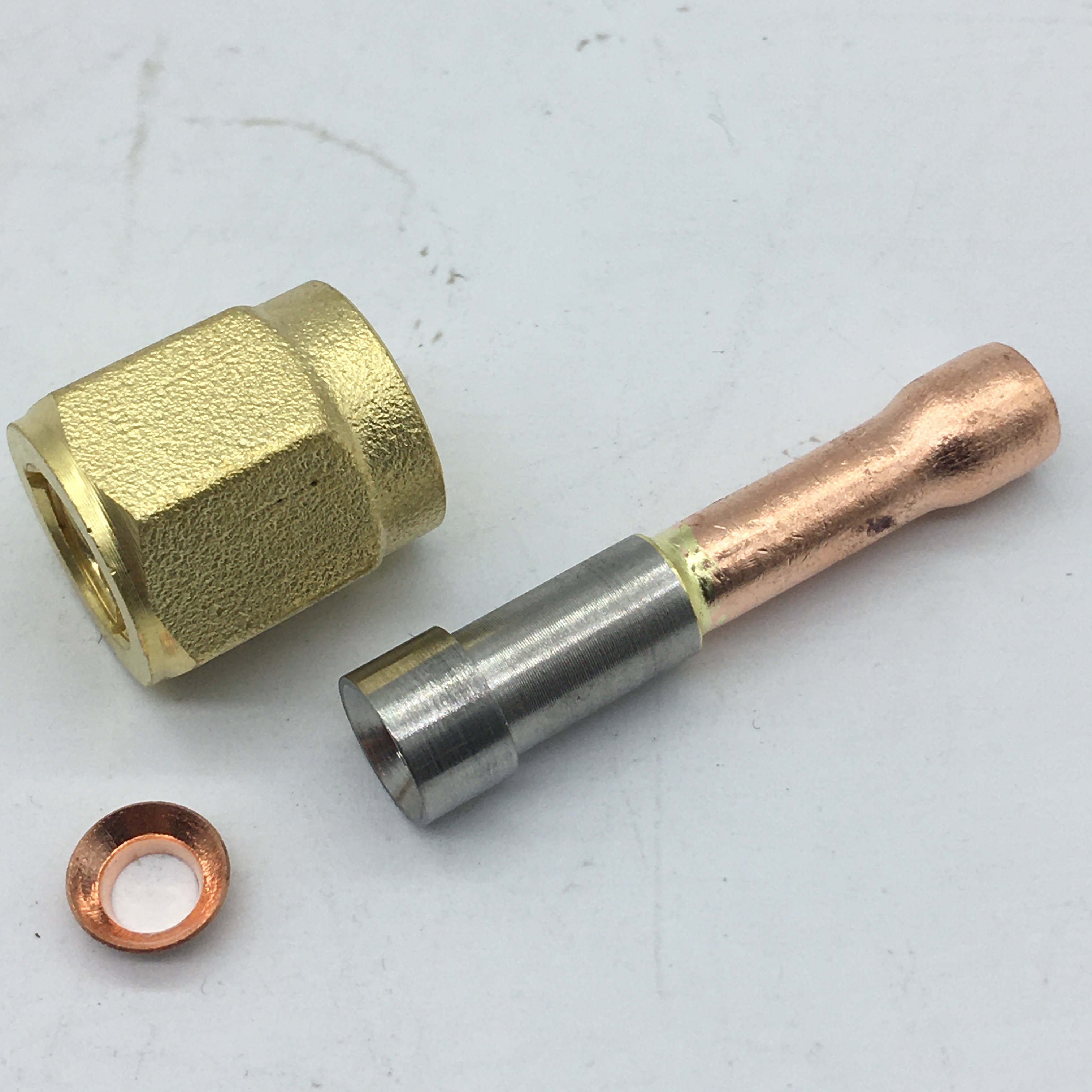 1/4" copper ODF X 1/4" female SAE thread straight joint is used as quick coupler in massive producing refrigeration appliances