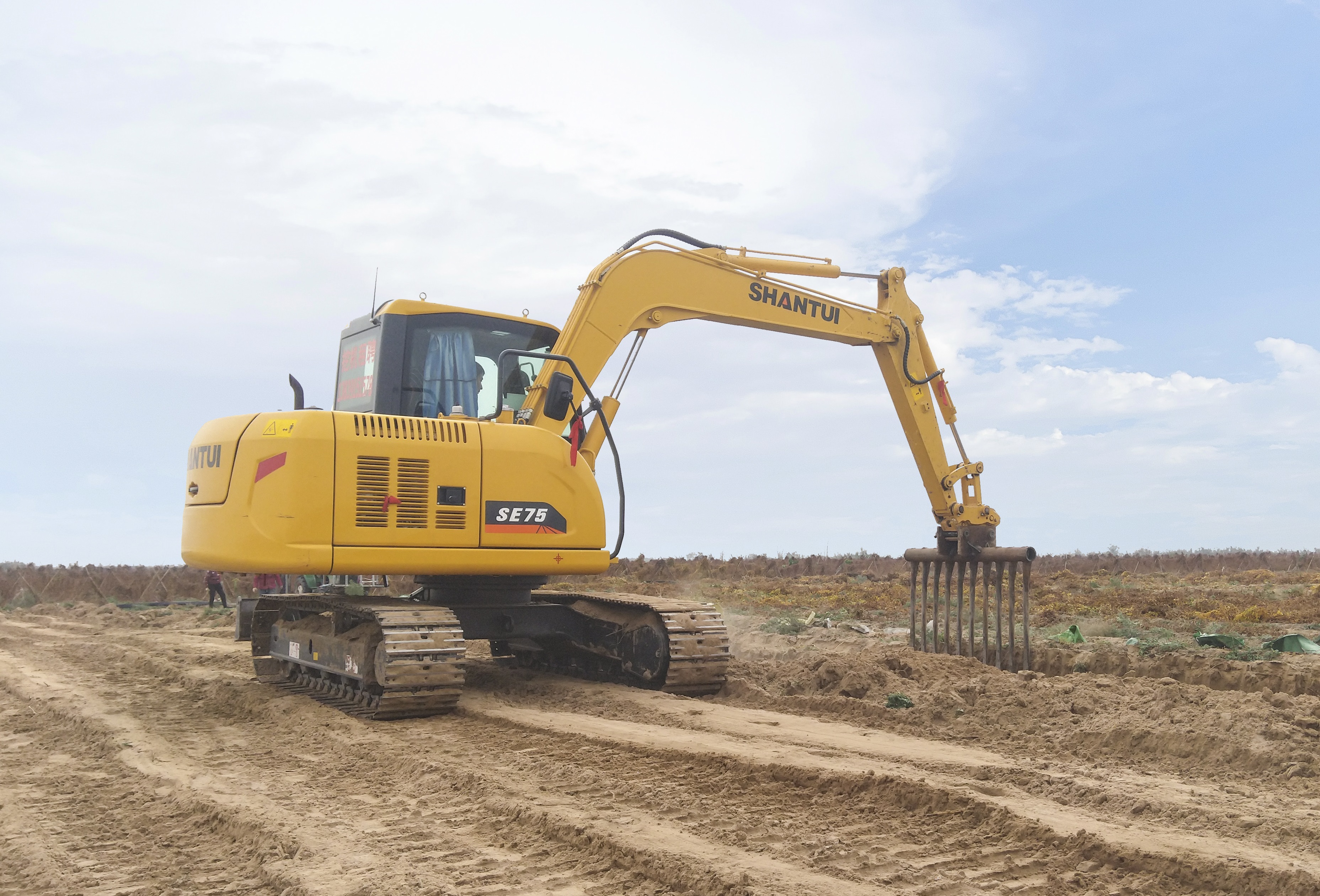 Shantui 8ton hydraulic mini excavator SE75