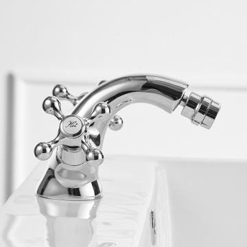Chrome Bidet Faucet Two Ceramic Swivel Handles Water Bathroom Sink Brass Single Hole Deck Mounted Water Mixer Tap 7313