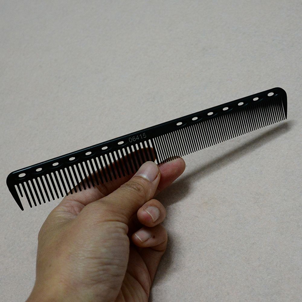 New 1 Pc Professional Hair Cricket Comb Heat Resistant Medium Cutting Carbon Comb Salon Antistatic Barber Styling Brush Tool