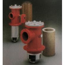 Side-mounted self-sealing oil suction filter for fuel tank