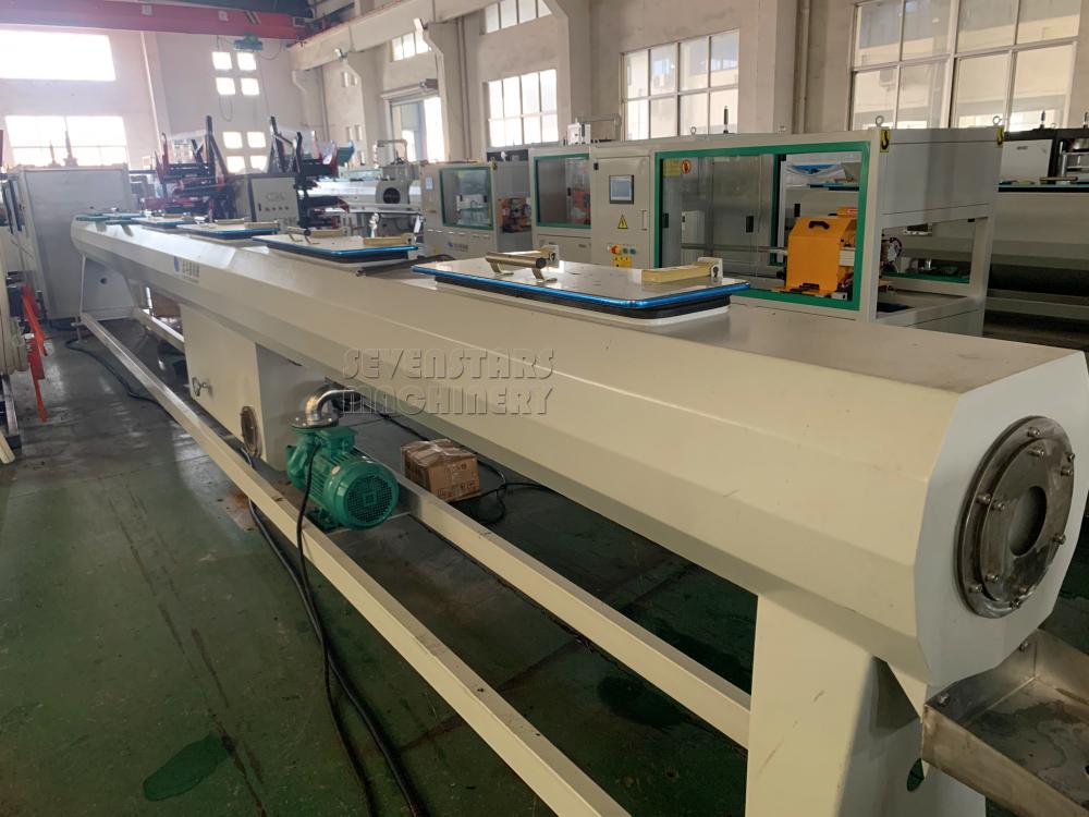 Calibration vaccum water tank