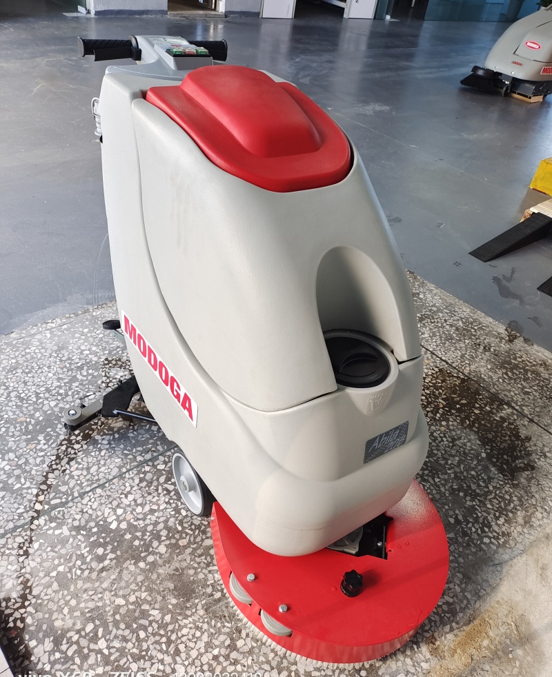 walk-behind floor scrubber machine