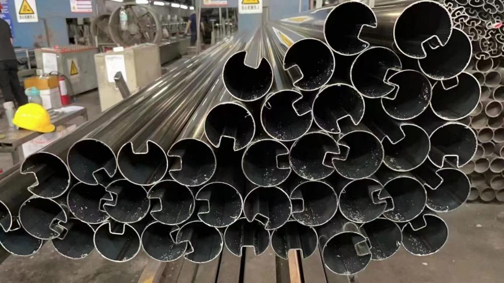 SS Shaped Tube Laser Cutting Machine