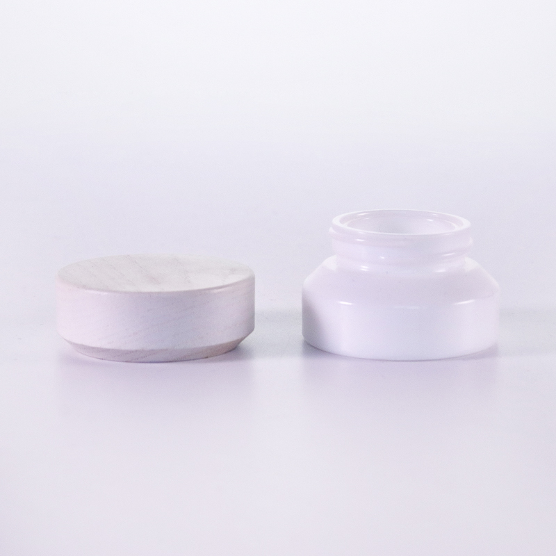 Oblique Shoulder White Glass Jar With Wooden Lid3 Jpg