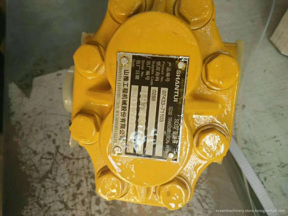 Shantui bulldozer hydraulic pump 07446-66103