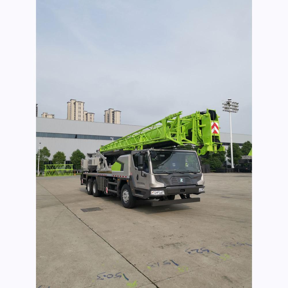 E series 30 tons mobile truck crane ZTC300E552