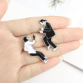 QIHE Jewelry Pulp Fiction Enamel Pins Impromptu Swing Dance Brooches Badges Fashion Movie Pin Gifts for Friends Wholesale