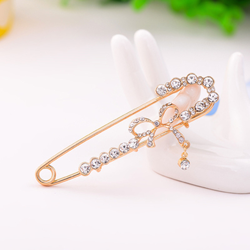 High-grade Pearl Crystal Brooch Pin Scarf Sweater Cardigan Anti Slip Pin Valentine Gift Clothing Accessories