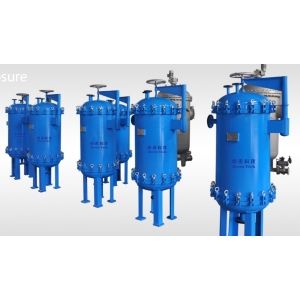 Bag filter with V-clamp closure