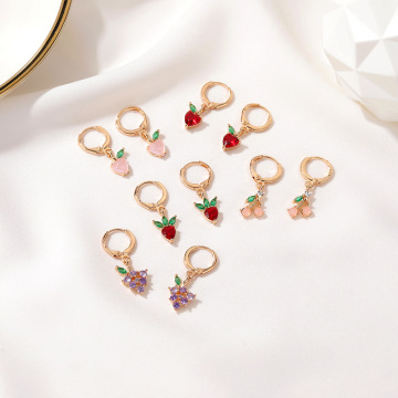 Factory direct sale small fresh fruit sweet crystal peach strawberry grape art student earrings