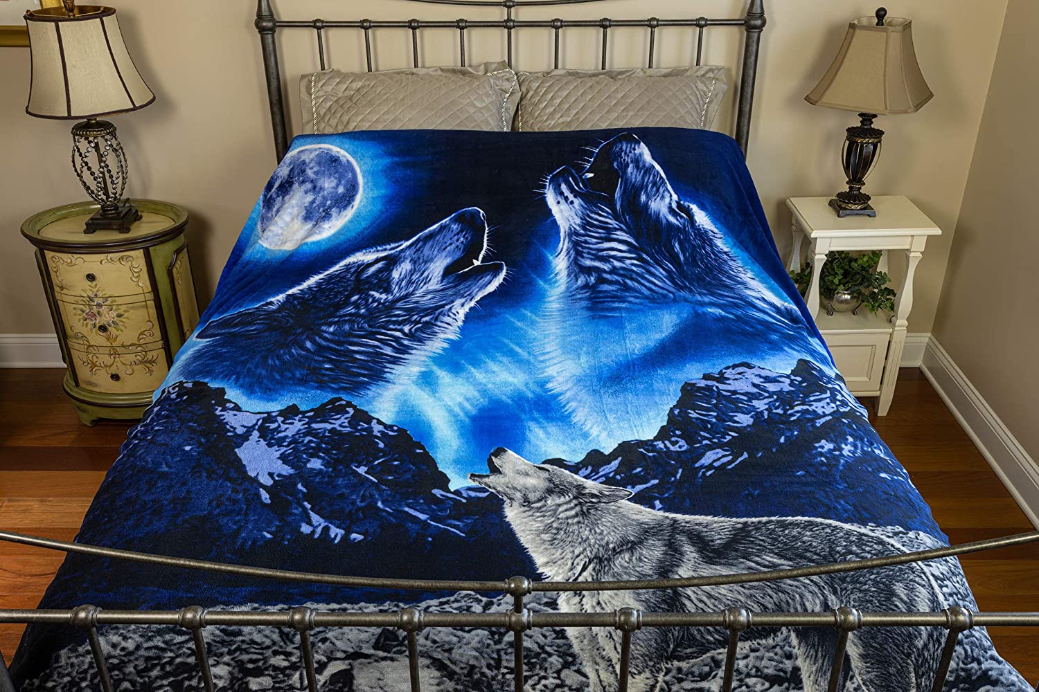 Wolves How ling Moon Super Soft Full Queen Size Fleece Blanket Coral Fleece Blanket For Bedroom Nap Blanket Super Soft Cozy