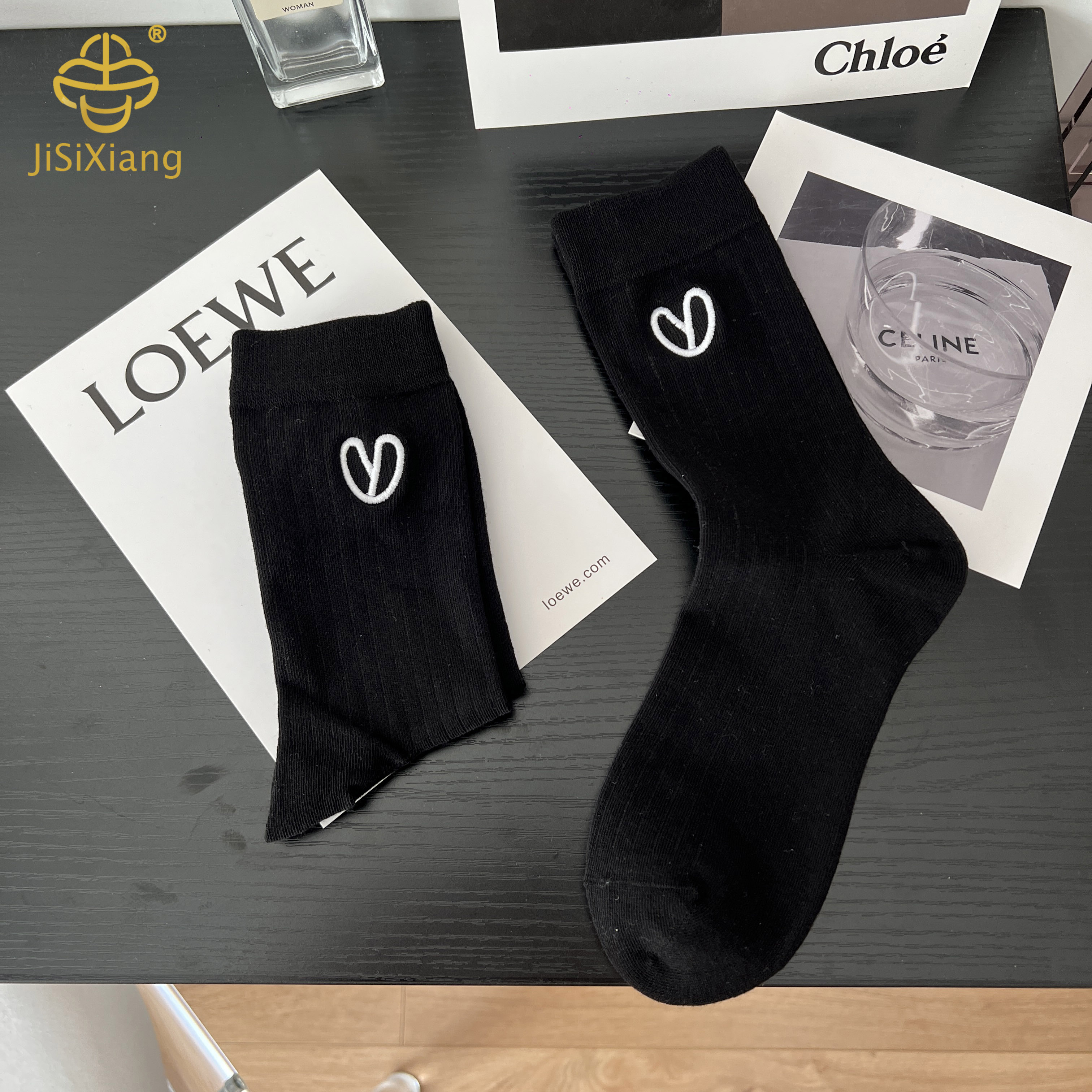 version cartoon heart embroidery tube socks with vertical stripes and black and white socks