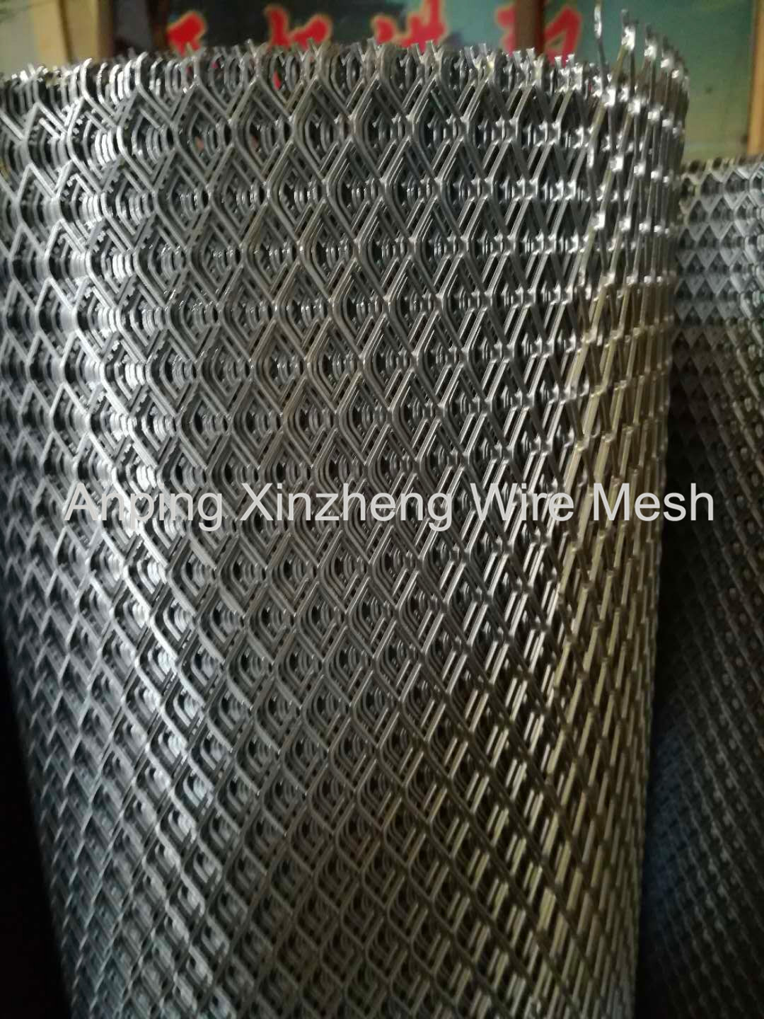 Expanded Mesh Roll