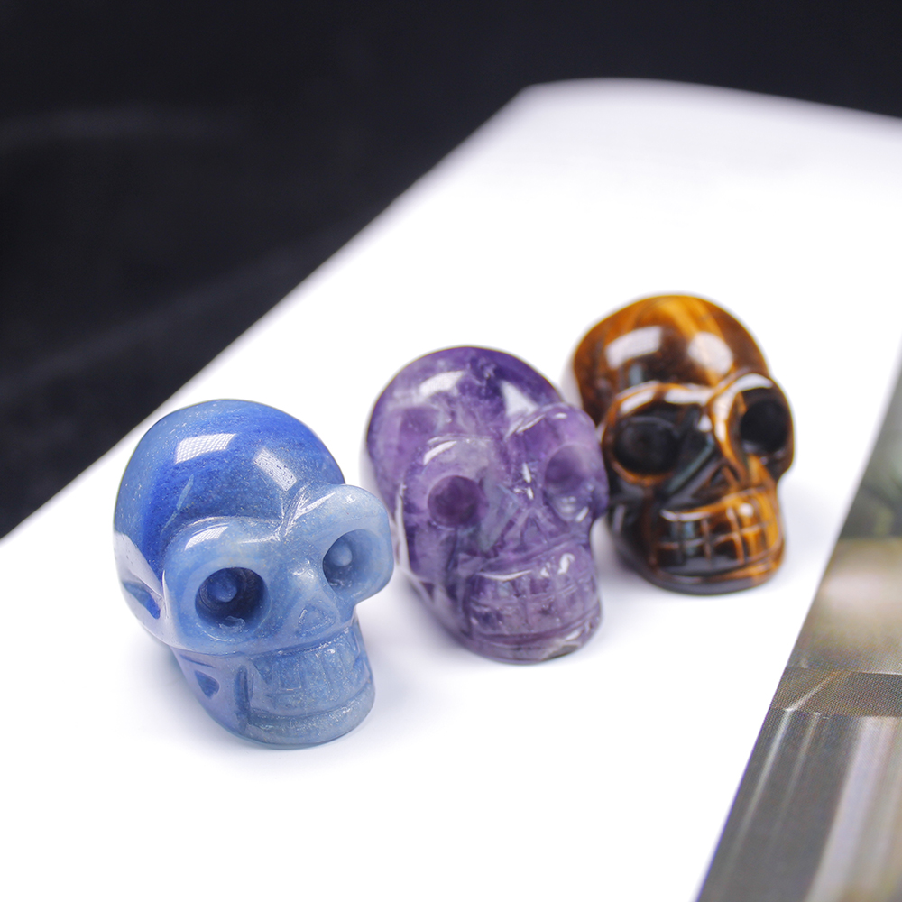 1PC Exquisite handmade carving Natural crystal quartz mineral jewelry skull crystal carving home decoration Halloween