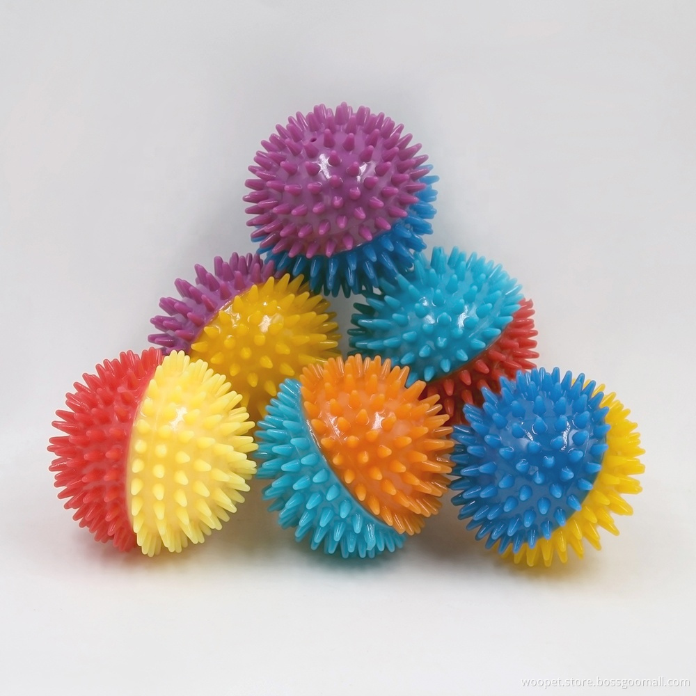 Colorful Soft TPR Pet Chew Supplies Playing Squeaking Voice Activated Dog Spike Ball toys 6.5cm
