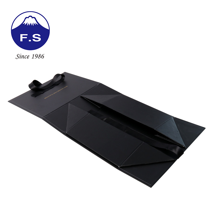 Customized Golden Foil Ribbon Black Cardboard Foldable Box