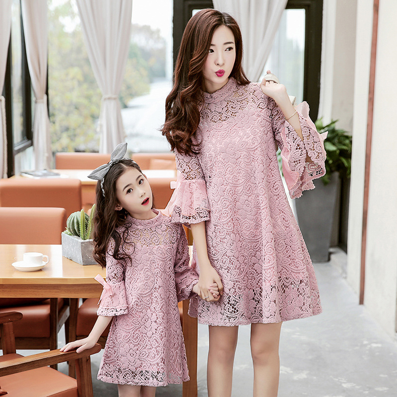 Family Matching Outfits Mom and Daughter Family Look Mother girls Dresses Lace Homecoming Dress Kids Girls Flower Skirt Suit